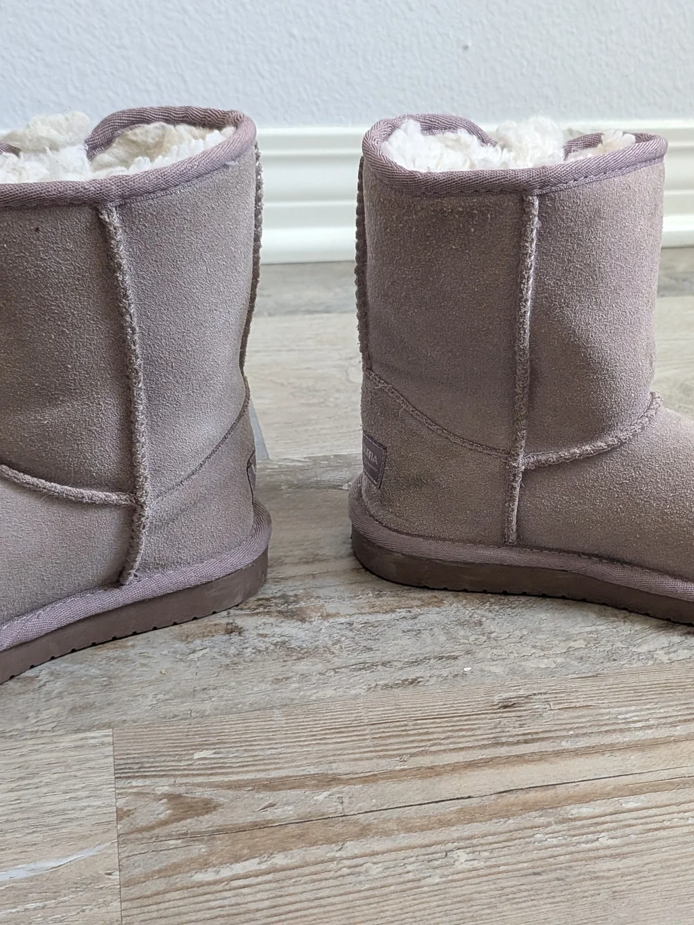 Koolaburra Girl's Dusty Purple Shearling Bow Short Boots